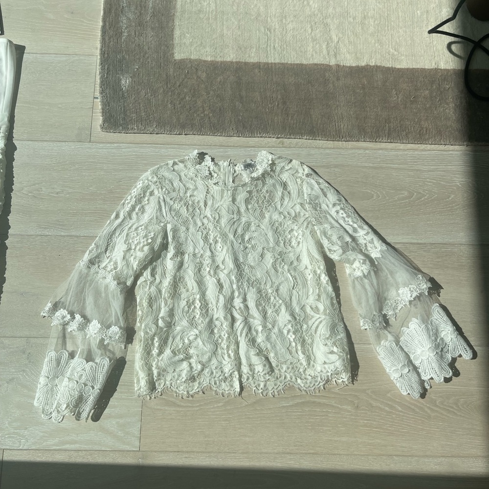 Stunning Lace Shirt!! MUST NEED ADDITION TO YOUR CLOSET